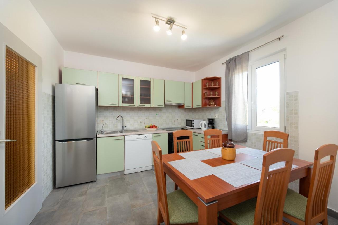 Villa Slivari Nedescina Luaran gambar